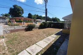 3 Bedrooms 1 Bathrooms, House for Sale in Spanish Town