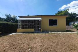 3 Bedrooms 1 Bathrooms, House for Sale in Spanish Town