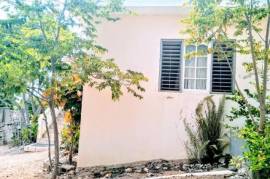 3 Bedrooms 2 Bathrooms, House for Sale in Little River