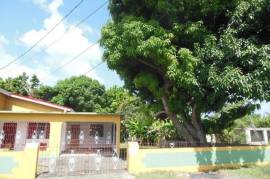 4 Bedrooms 3 Bathrooms, House for Sale in Lysons