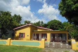 4 Bedrooms 3 Bathrooms, House for Sale in Lysons