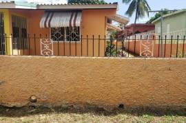 3 Bedrooms 2 Bathrooms, House for Sale in May Pen