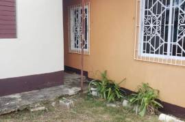 3 Bedrooms 2 Bathrooms, House for Sale in May Pen