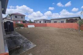 2 Bedrooms 1 Bathrooms, House for Sale in Spanish Town