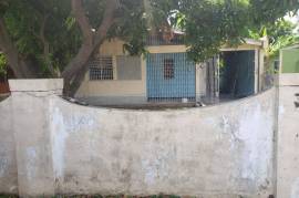 4 Bedrooms 2 Bathrooms, House for Sale in Spanish Town