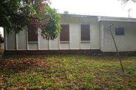 4 Bedrooms 2 Bathrooms, House for Sale in Kingston 20