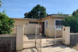 3 Bedrooms 2 Bathrooms, House for Sale in Spanish Town