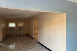 3 Bedrooms 2 Bathrooms, House for Sale in Spanish Town