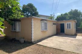 3 Bedrooms 2 Bathrooms, House for Sale in Spanish Town