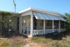 3 Bedrooms 2 Bathrooms, House for Sale in Greater Portmore