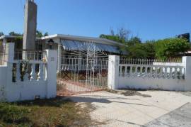 3 Bedrooms 2 Bathrooms, House for Sale in Greater Portmore