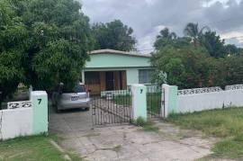 4 Bedrooms 2 Bathrooms, House for Sale in Spanish Town