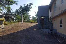 6 Bedrooms 3 Bathrooms, House for Sale in Linstead