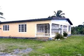 6 Bedrooms 3 Bathrooms, House for Sale in Linstead