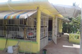 3 Bedrooms 2 Bathrooms, House for Sale in Linstead