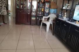 4 Bedrooms 2 Bathrooms, House for Sale in Kingston 11