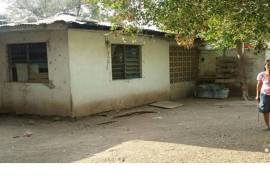 4 Bedrooms 2 Bathrooms, House for Sale in Kingston 17