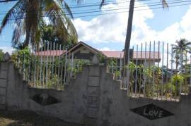 4 Bedrooms 2 Bathrooms, House for Private in May Pen