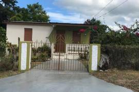 2 Bedrooms 1 Bathrooms, House for Sale in Runaway Bay