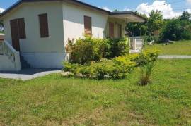 2 Bedrooms 1 Bathrooms, House for Sale in Runaway Bay