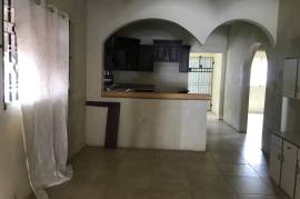 3 Bedrooms 2 Bathrooms, House for Sale in May Pen