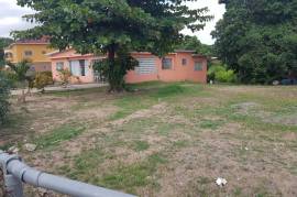 4 Bedrooms 2 Bathrooms, House for Sale in Spanish Town