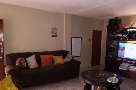 4 Bedrooms 2 Bathrooms, House for Sale in May Pen