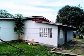 3 Bedrooms 2 Bathrooms, House for Sale in Linstead