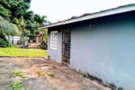 3 Bedrooms 2 Bathrooms, House for Sale in Linstead