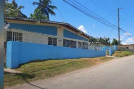 4 Bedrooms 2 Bathrooms, House for Sale in Linstead