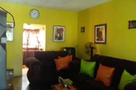 4 Bedrooms 2 Bathrooms, House for Sale in Linstead