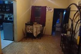 4 Bedrooms 2 Bathrooms, House for Sale in May Pen