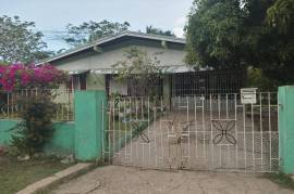 5 Bedrooms 4 Bathrooms, House for Sale in Spanish Town