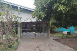 5 Bedrooms 4 Bathrooms, House for Sale in Spanish Town