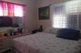 5 Bedrooms 4 Bathrooms, House for Sale in Spanish Town