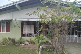 5 Bedrooms 4 Bathrooms, House for Sale in Spanish Town