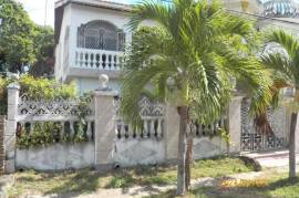 6 Bedrooms 4 Bathrooms, House for Sale in Spanish Town