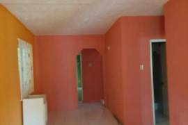 3 Bedrooms 2 Bathrooms, House for Sale in May Pen