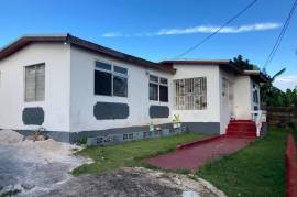 3 Bedrooms 2 Bathrooms, House for Sale in Christiana