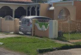 2 Bedrooms 1 Bathrooms, House for Sale in Greater Portmore