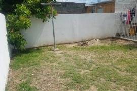 2 Bedrooms 1 Bathrooms, House for Sale in Greater Portmore