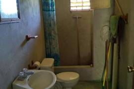 2 Bedrooms 2 Bathrooms, House for Sale in Gayle