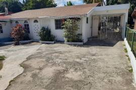 4 Bedrooms 4 Bathrooms, House for Sale in Spanish Town