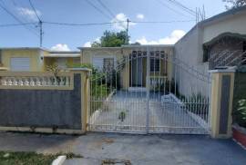 2 Bedrooms 1 Bathrooms, House for Sale in Greater Portmore