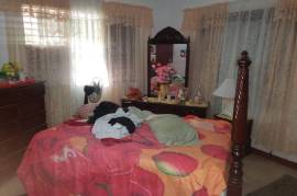 3 Bedrooms 2 Bathrooms, House for Sale in Spanish Town