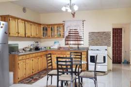 6 Bedrooms 3 Bathrooms, House for Sale in Spanish Town