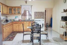 6 Bedrooms 3 Bathrooms, House for Sale in Spanish Town