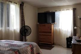 6 Bedrooms 3 Bathrooms, House for Sale in Spanish Town