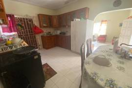 3 Bedrooms 2 Bathrooms, House for Sale in Old Harbour