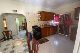 3 Bedrooms 2 Bathrooms, House for Sale in Old Harbour